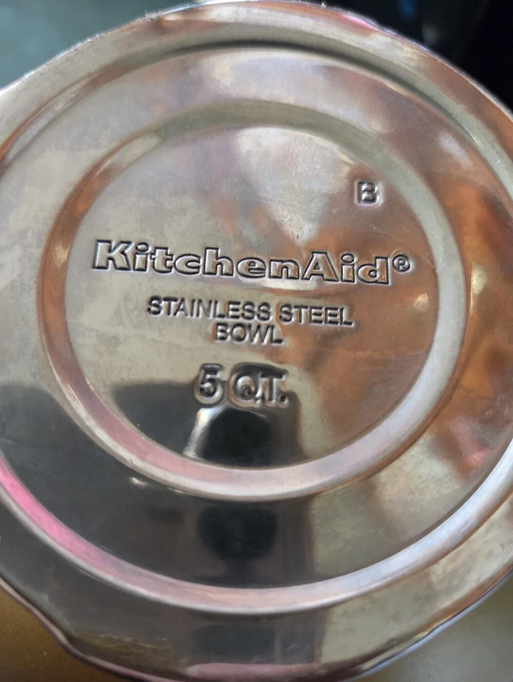 Pre-owned GREAT Condition KitchenAid 5qt Tilt Head Gold Mixing Bowl